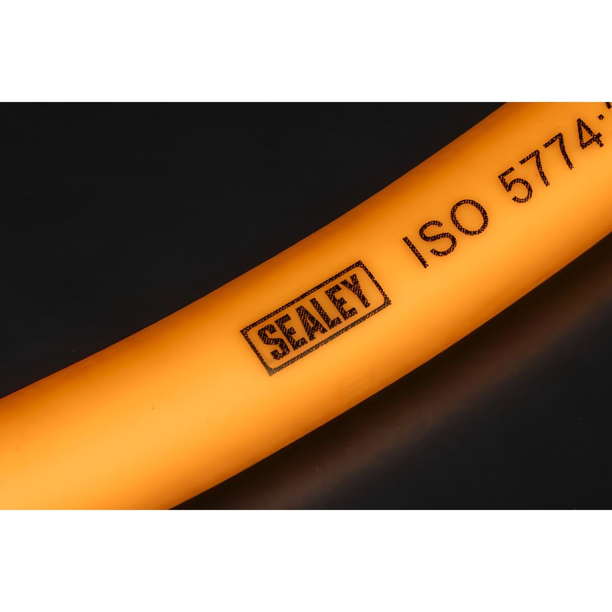 Sealey High-Visibility Hybrid Air Hose with 1/4"BSP Unions 10m x 8mm - Image 4