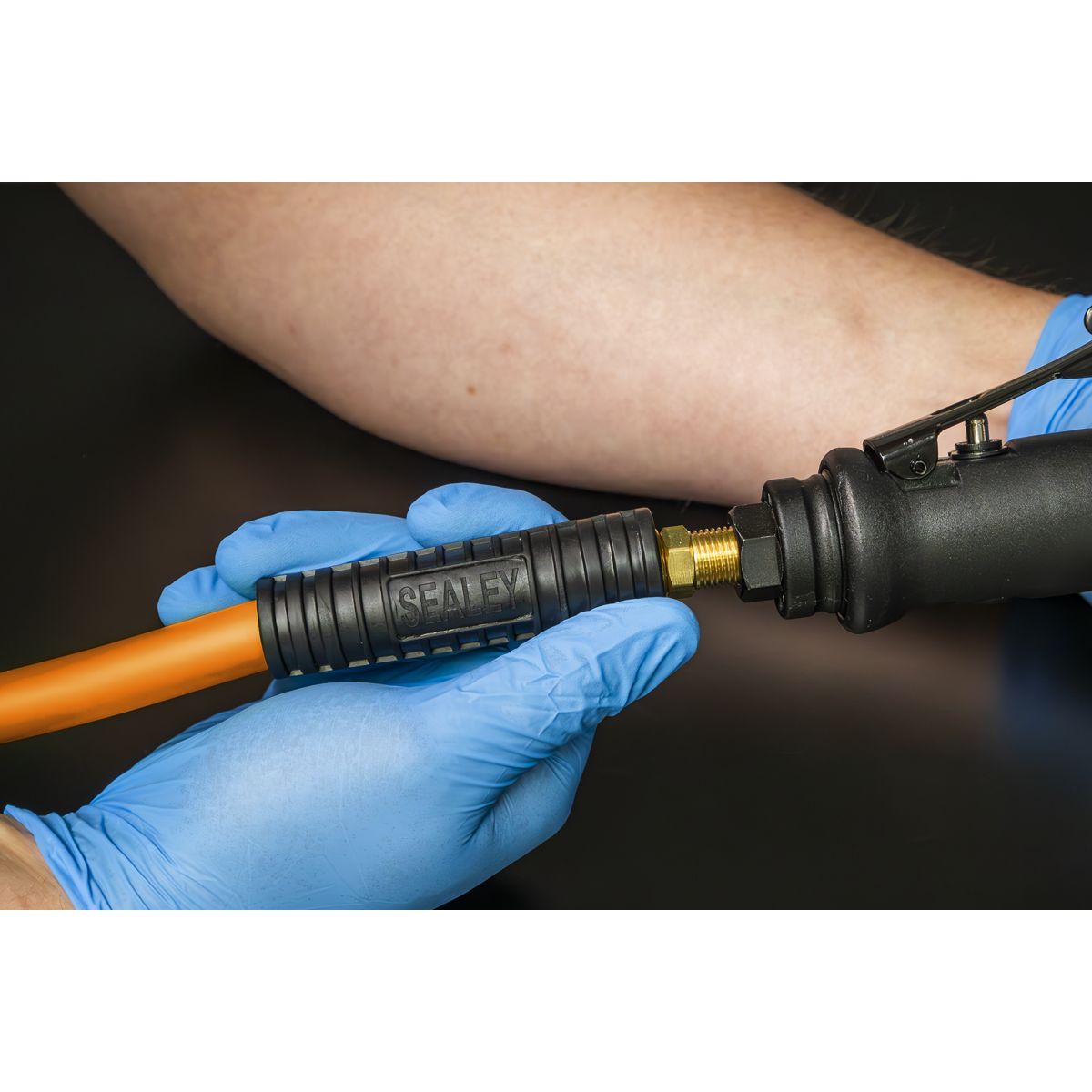 Sealey High-Visibility Hybrid Air Hose with 1/4"BSP Unions 15m x 8mm - Image 2