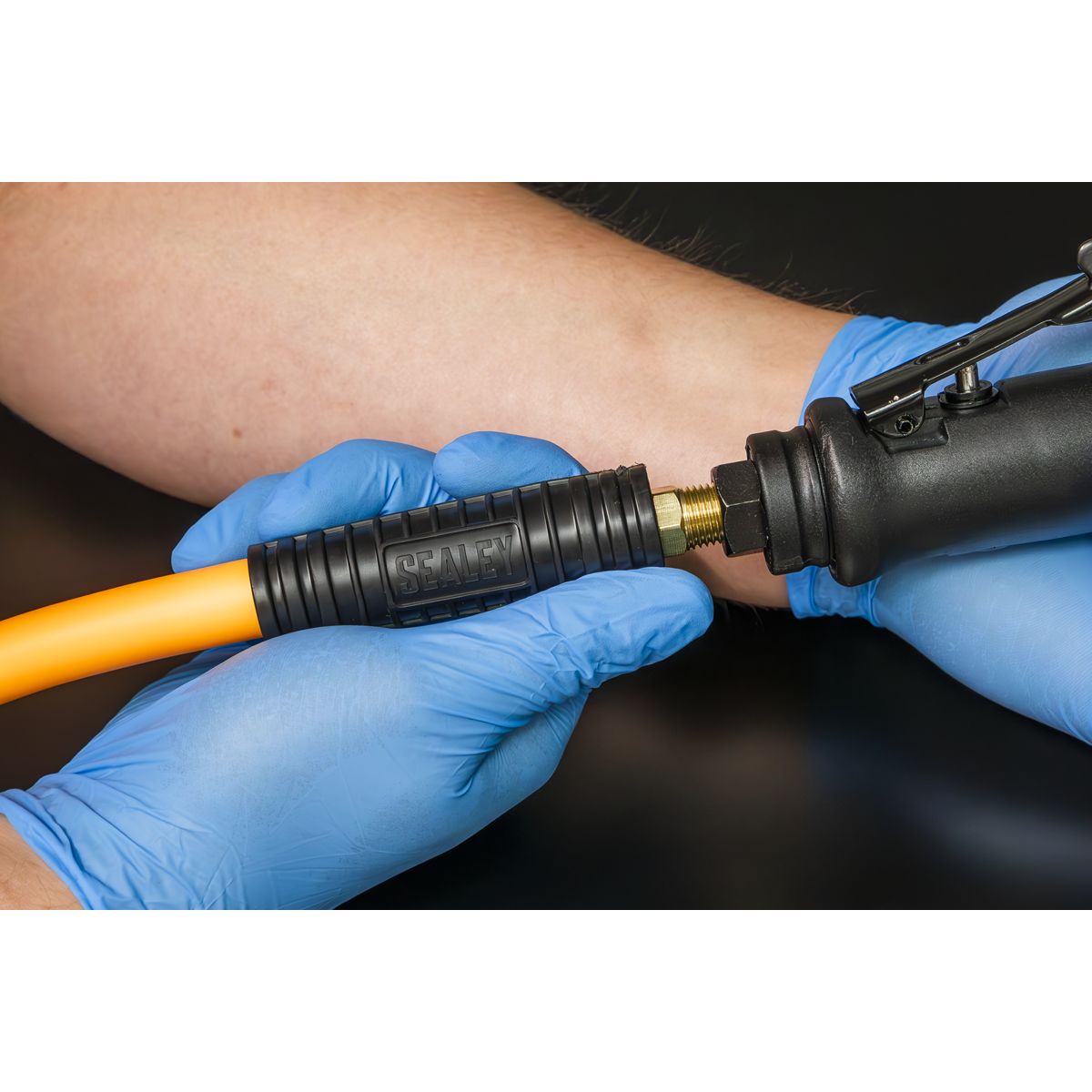 Sealey High-Visibility Hybrid Air Hose with 1/4"BSP Unions 20m x 10mm - Image 3