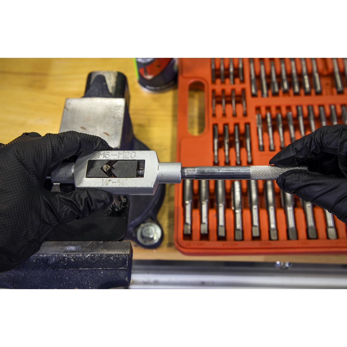 Sealey Metric Tap & Die Set 110pc - Image 2