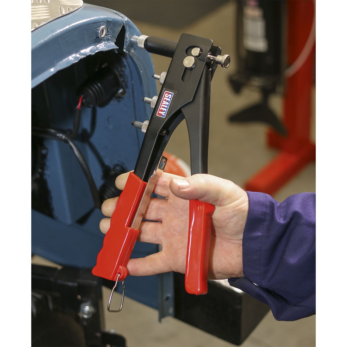 Sealey Threaded Nut Riveting Kit - Image 3