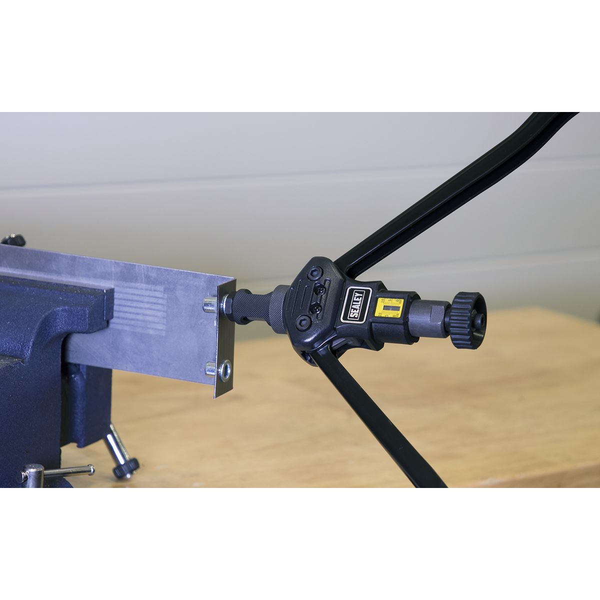 Sealey Long-Arm Threaded Nut Riveter - Image 5