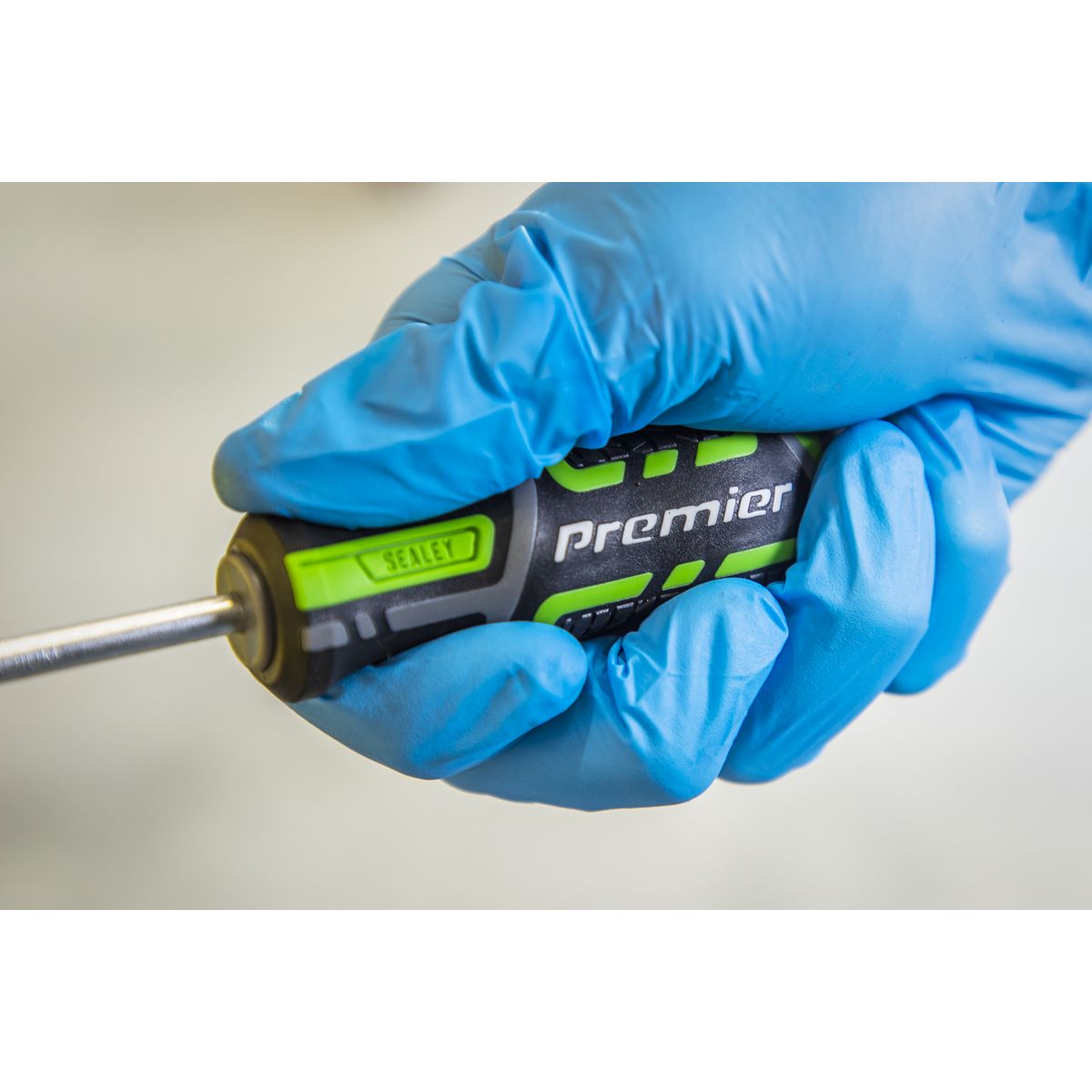 Sealey Premier GripMAX Screwdriver & Bit Set 33pc - Hi-Vis Green - Image 4
