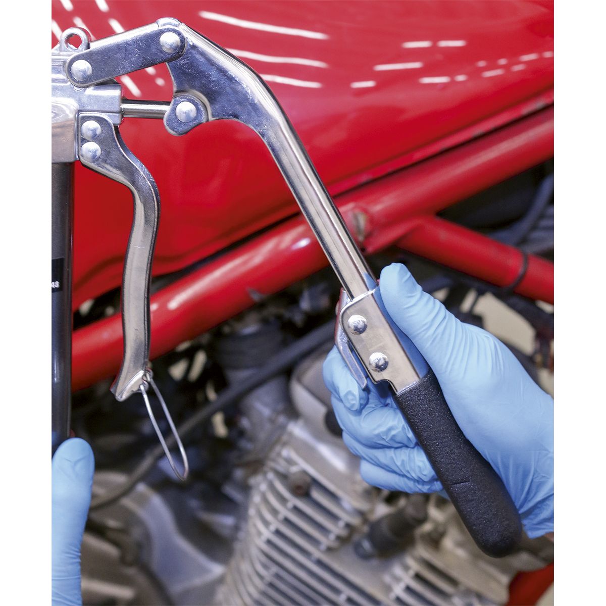 Sealey Heavy-Duty 3-Way Fill 2-Way Operating Grease Gun - Image 4