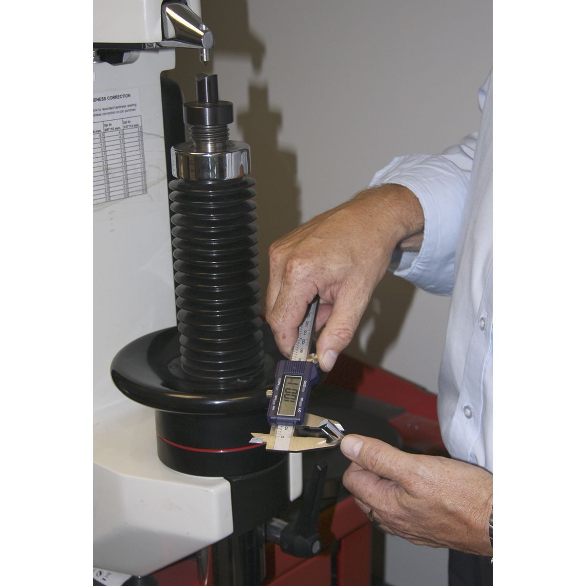 Sealey Digital Vernier Caliper 0-150mm(0-6") - Image 5