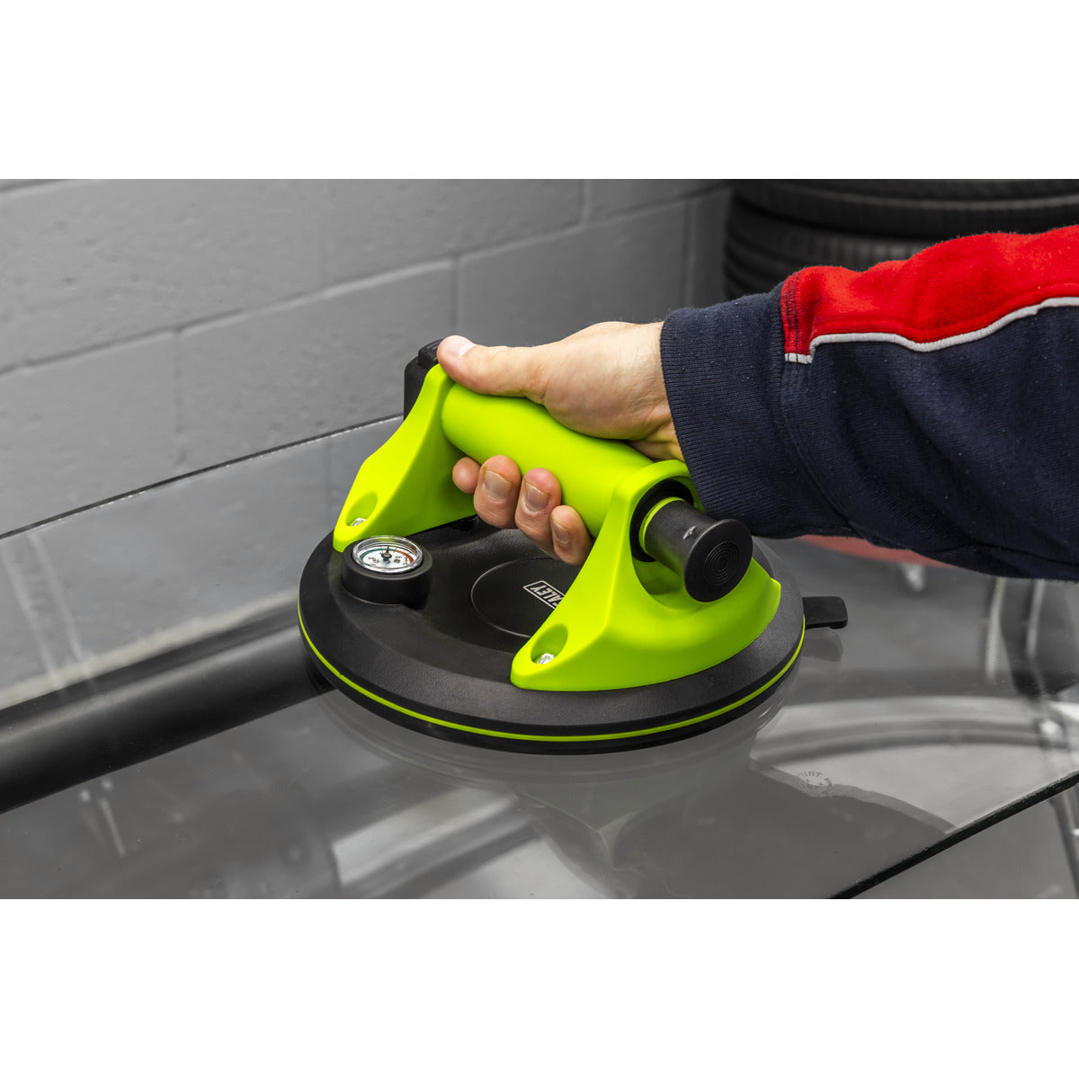 Sealey Heavy Lift Suction Cup with Vacuum Grip Pressure Gauge AK9894