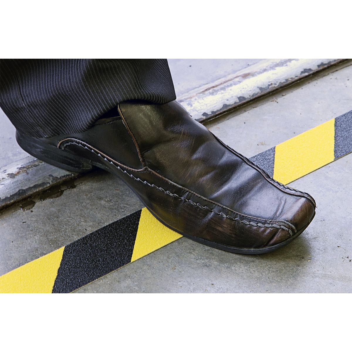 Sealey Self-Adhesive Anti-Slip Tape 50mm x 18m - Black & Yellow - Image 2