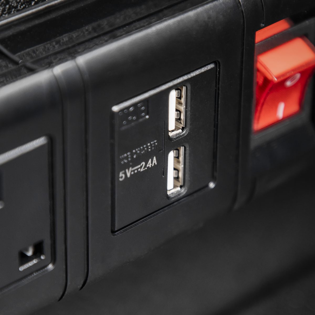 Sealey Superline PRO Mobile Tool Cabinet with Power Tool Charging Drawer 1600mm - Image 9