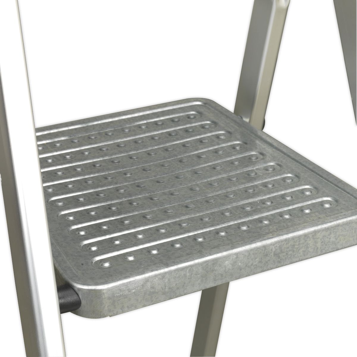 Sealey Step Ladder 3-Tread Aluminium - BS EN 131 - Image 3