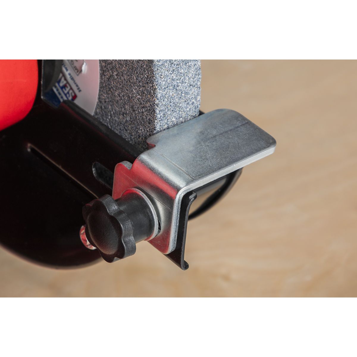 Sealey 150mm Bench Grinder 370W/230V - Image 7