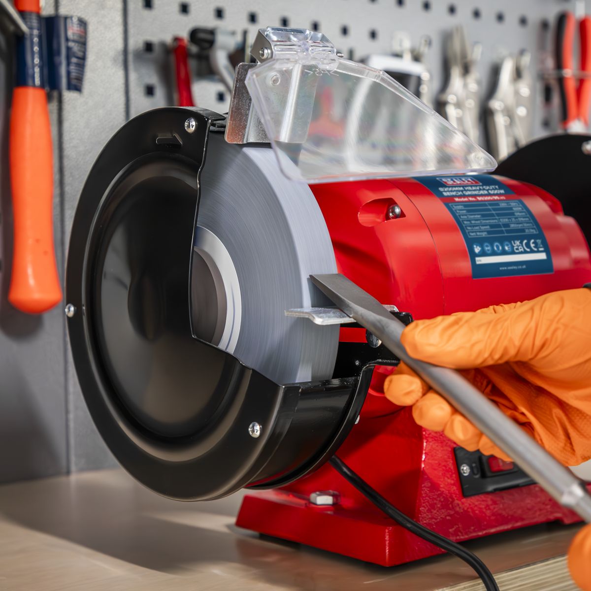Sealey Heavy-Duty 200mm Bench Grinder 600W/230V - Image 7