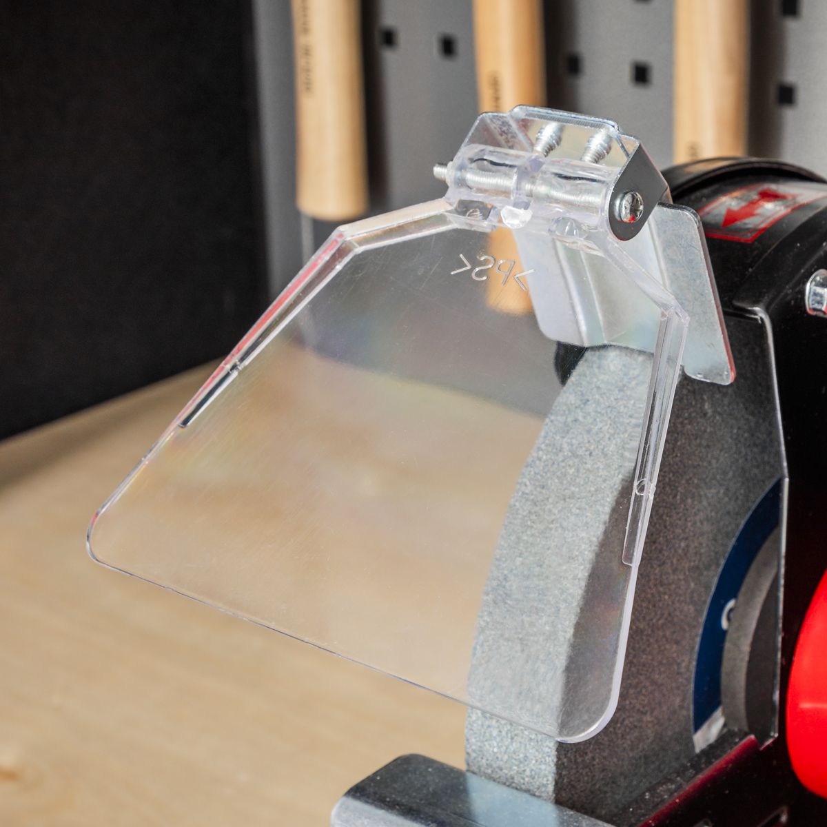 Sealey 200mm Bench Grinder 600W/230V - Image 7