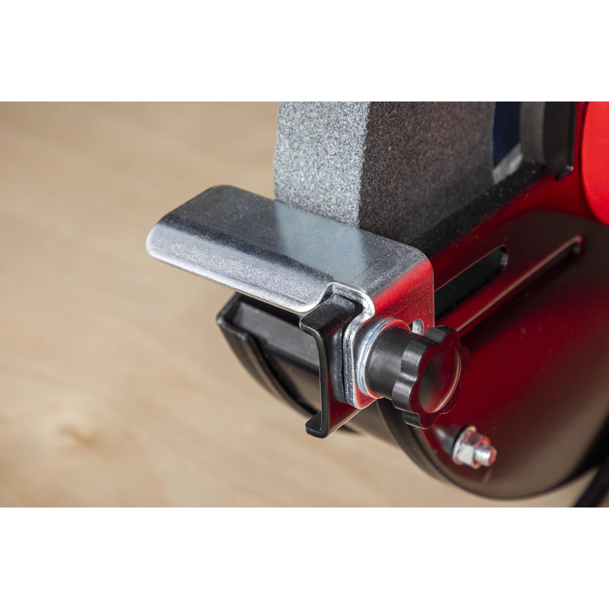 Sealey 200mm Bench Grinder 600W/230V - Image 8