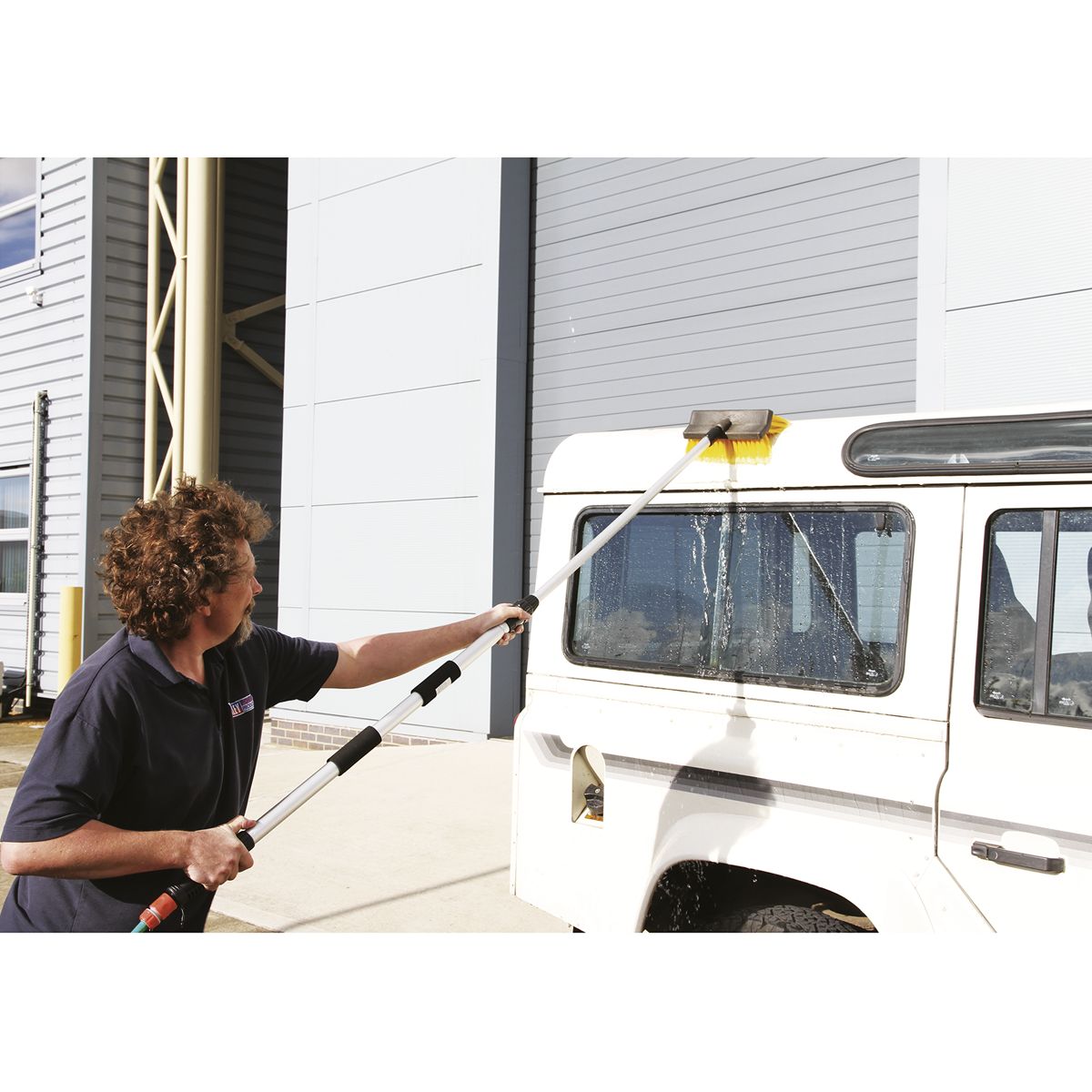 Sealey Large Angled Flo-Thru Brush with 1.7m Telescopic Handle - Image 2