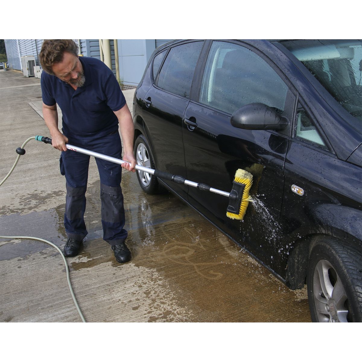 Sealey 5-Sided Flo-Thru Brush with 3m Telescopic Handle - Image 3