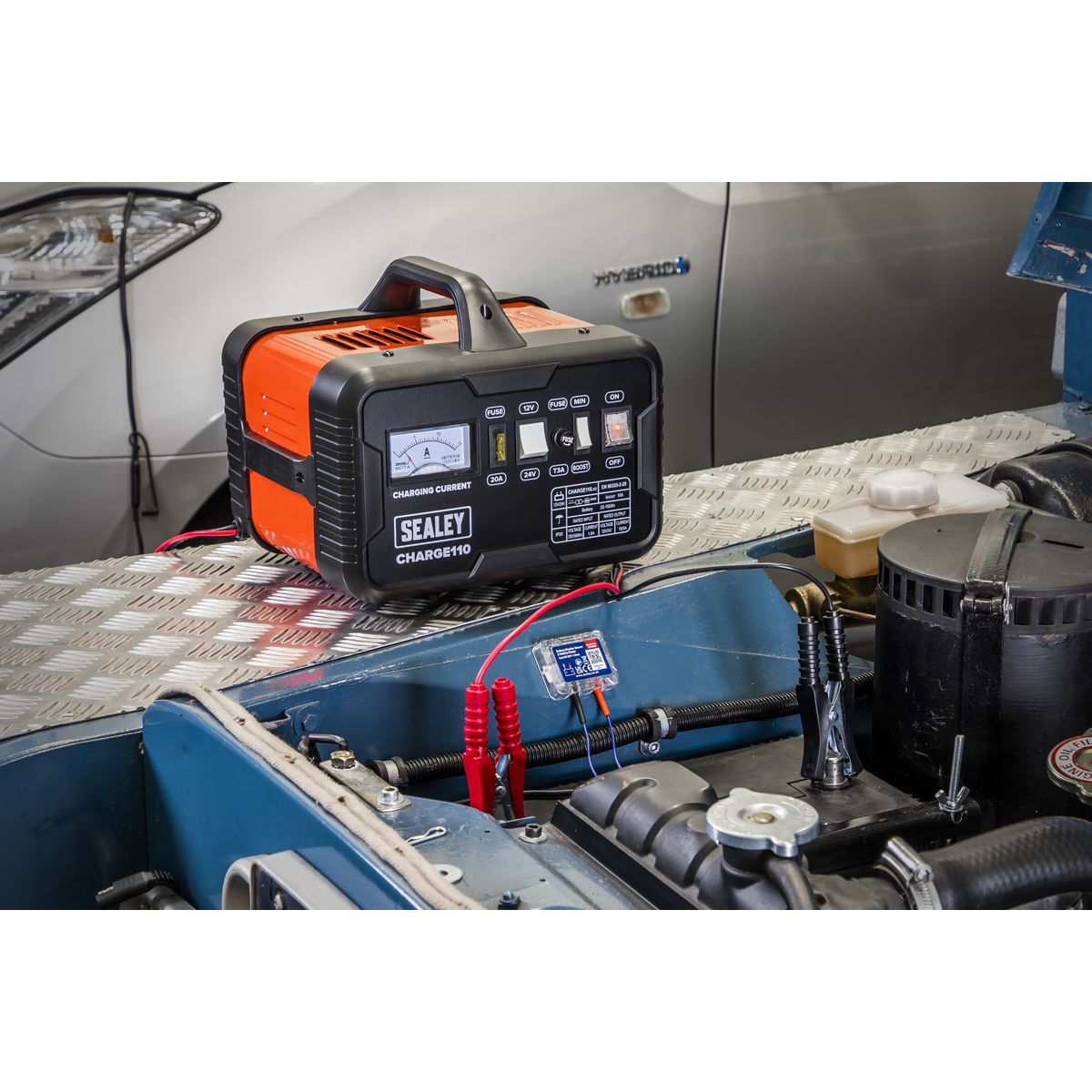 Sealey 12/24V Battery Charger 14A 230V - Image 6