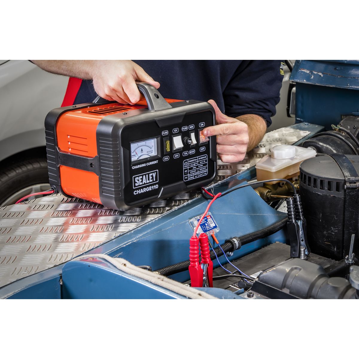 Sealey 12/24V Battery Charger 14A 230V - Image 7