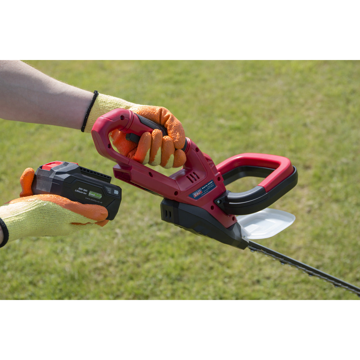 Sealey SV20 Series Cordless Hedge Trimmer 20V 4Ah with Battery & Charger CHT20VCOMBO4