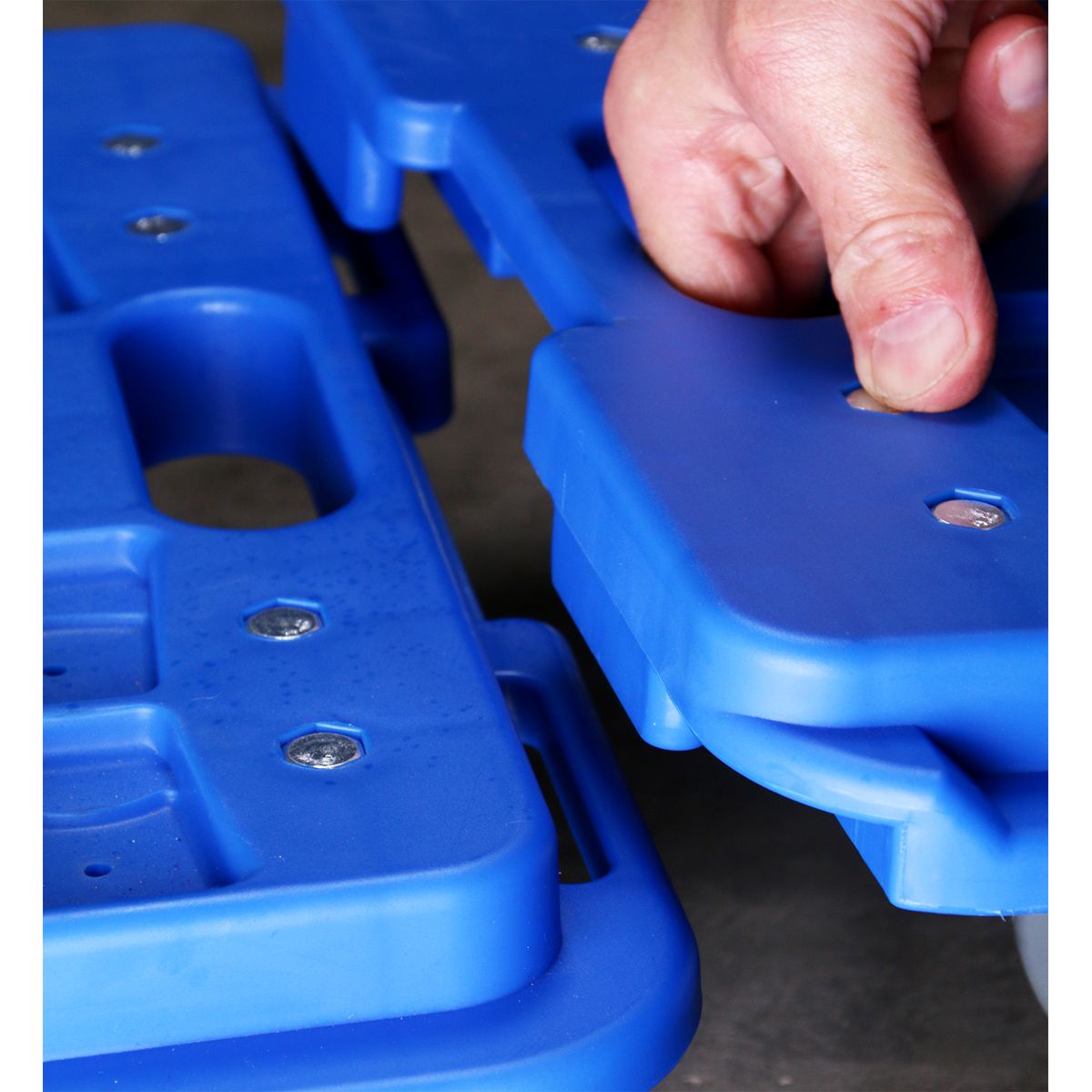 Sealey Interlocking Plastic Dolly 150kg Capacity - Image 3
