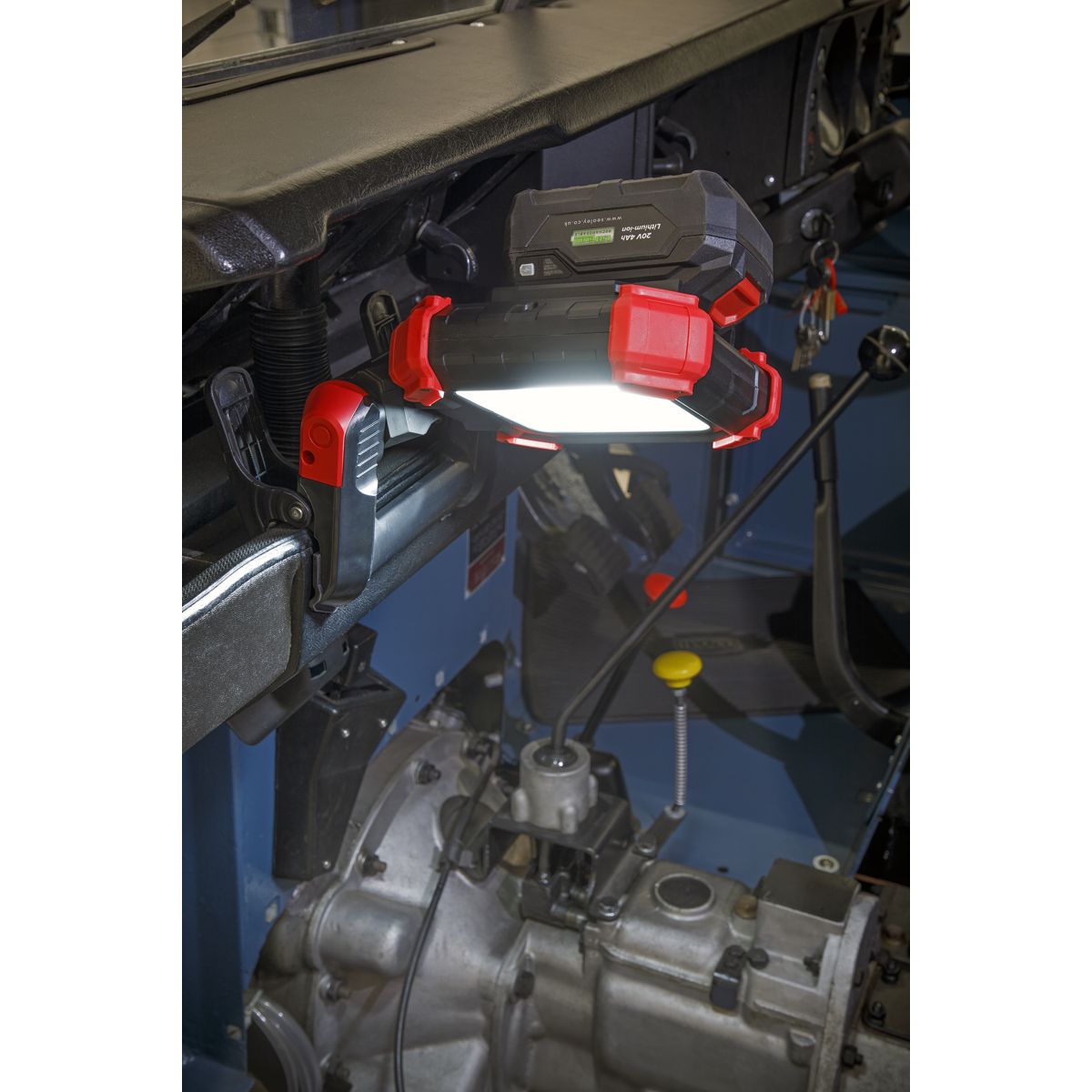 Sealey SV20 Series 15W Cordless SMD LED Worklight 20V - Body Only - Image 9