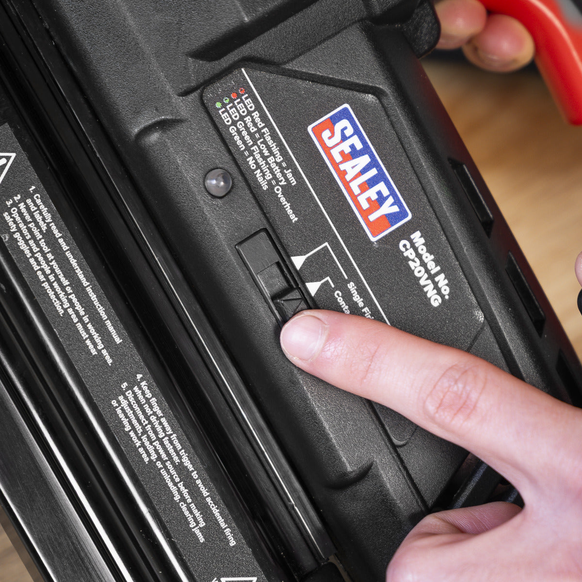 Sealey SV20 Series Cordless Nail/Staple Gun Kit 18G 20V - 2 Batteries CP20VNGKIT
