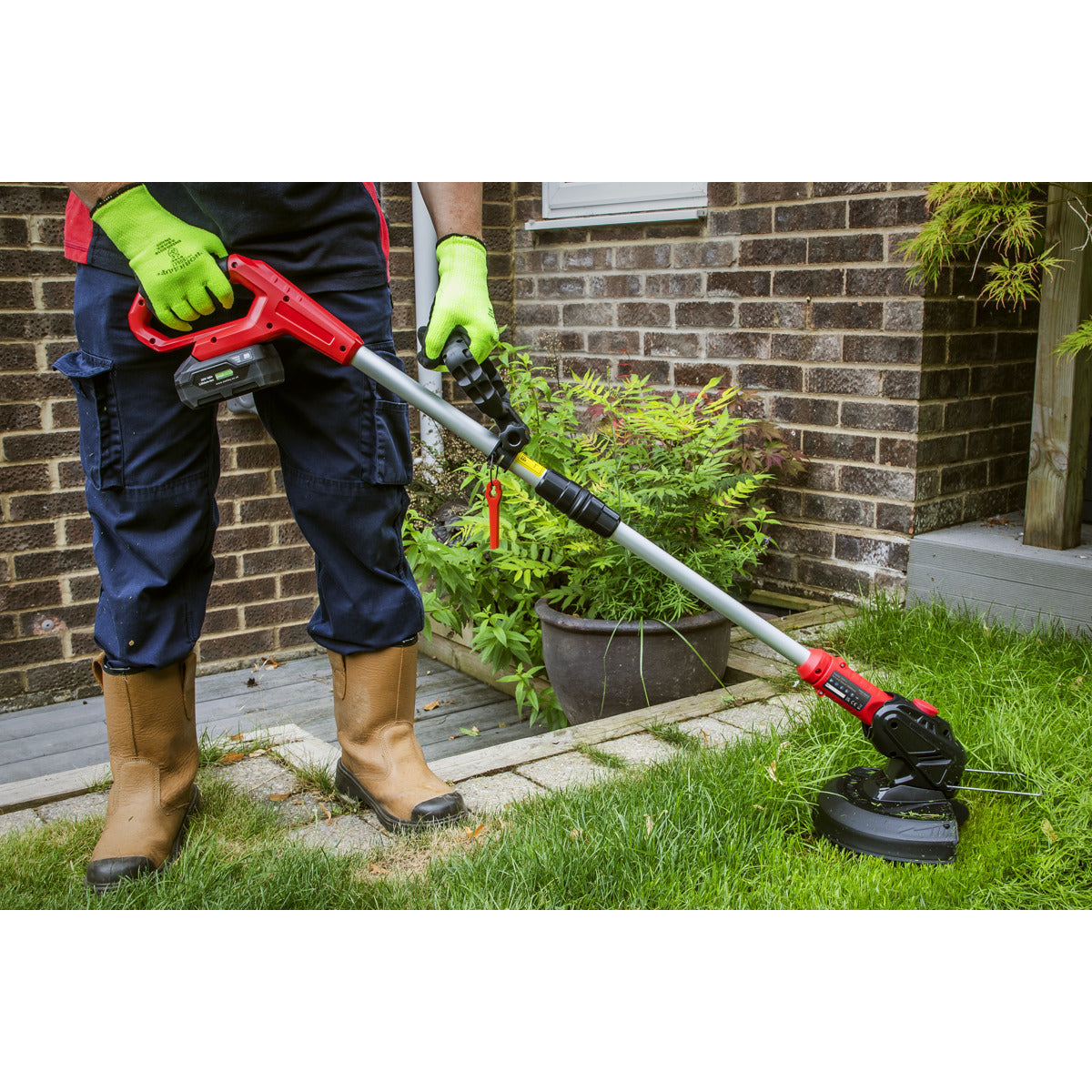 Sealey SV20 Series Cordless Grass Trimmer 20V with 2Ah Battery & Charger CS20VCOMBO2