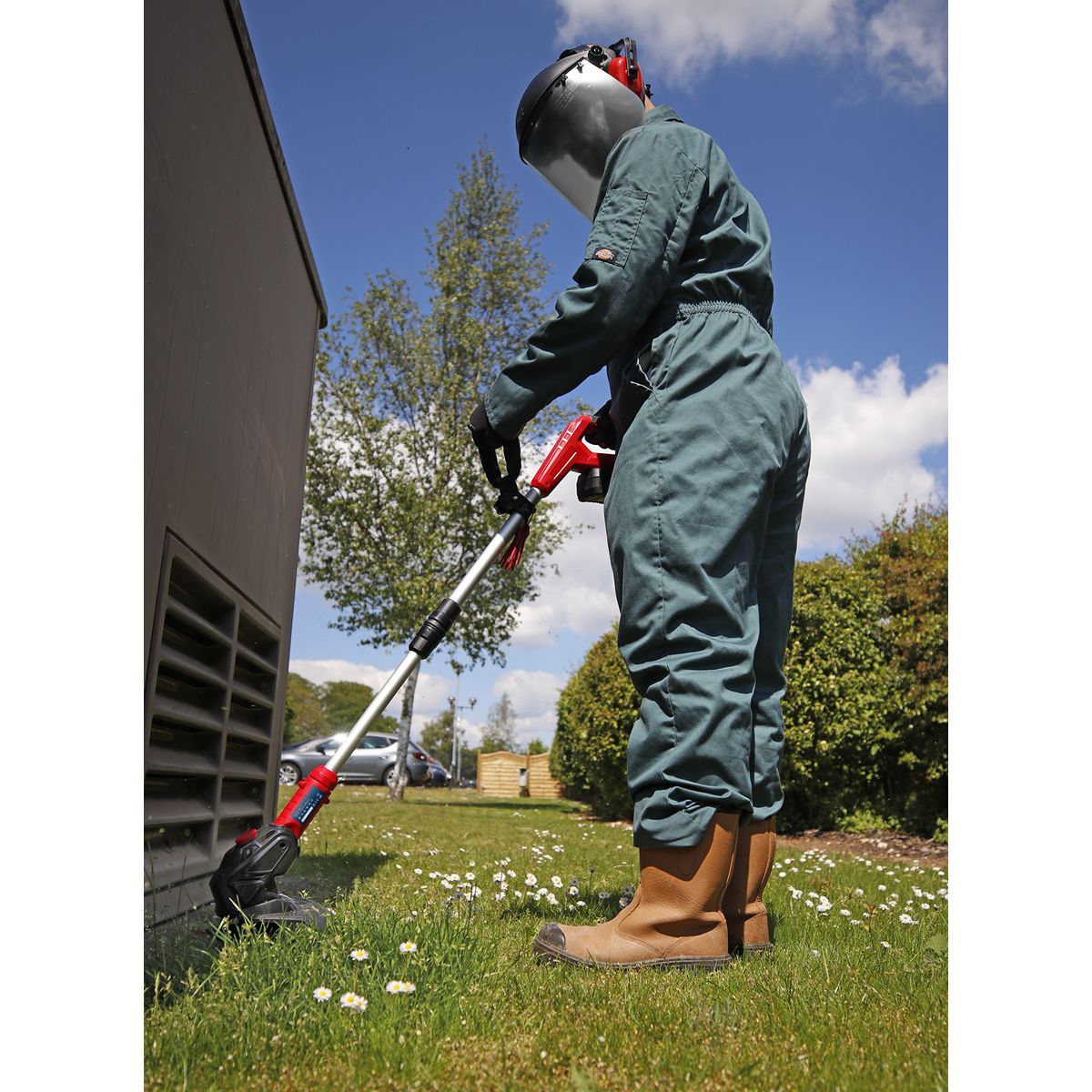 Sealey SV20 Series Cordless Strimmer 20V with 4Ah Battery & Charger - Image 4