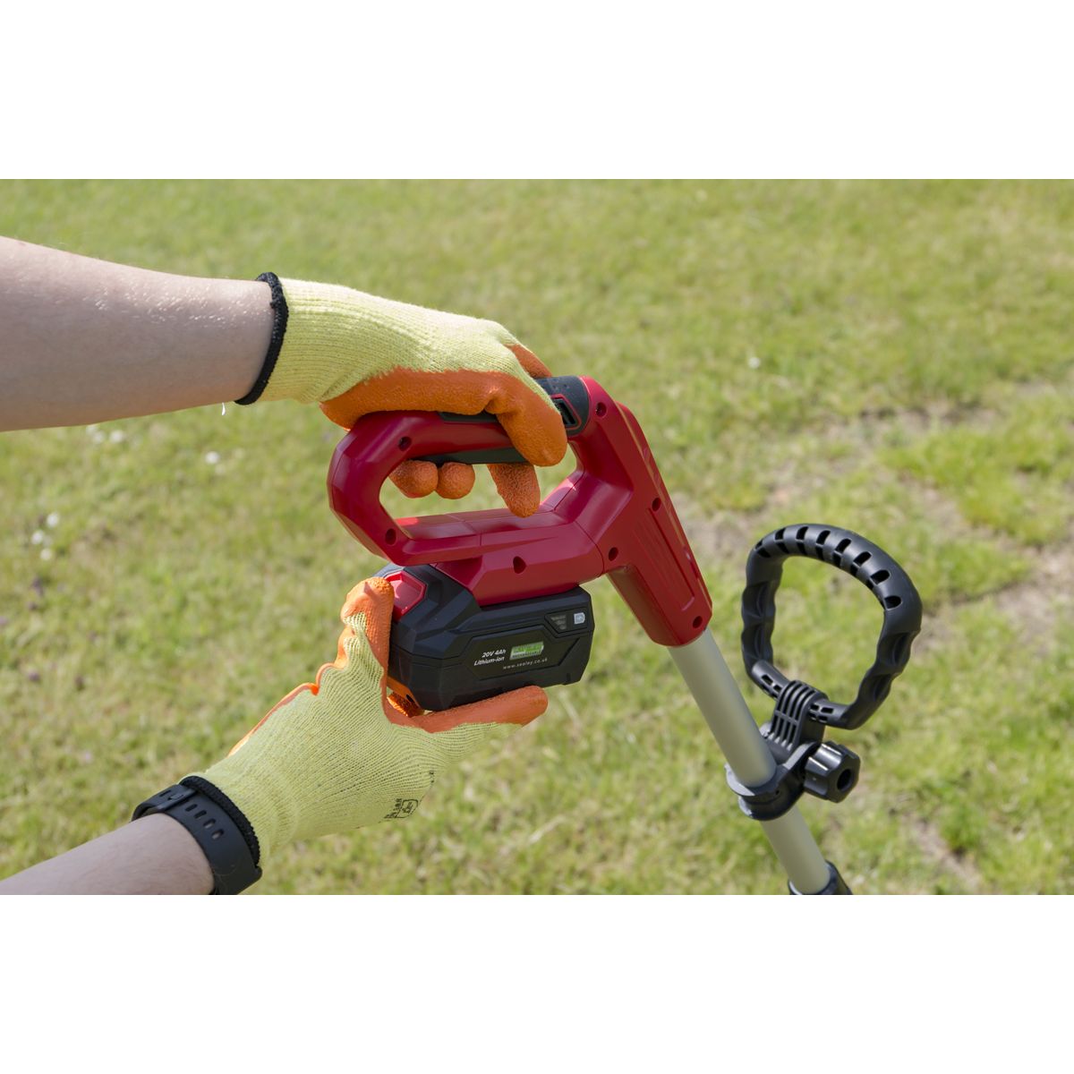 Sealey SV20 Series Cordless Strimmer 20V with 4Ah Battery & Charger - Image 6