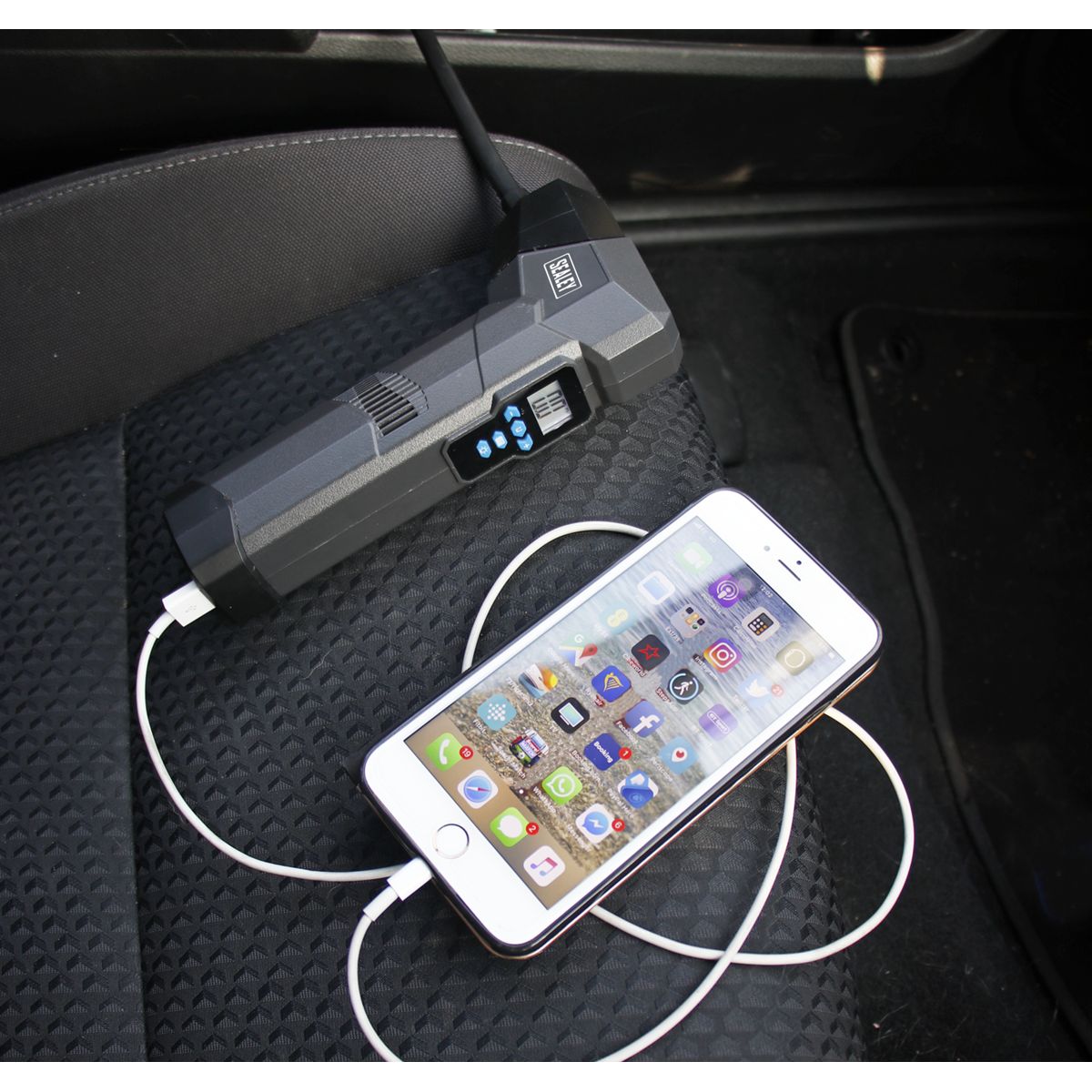 Sealey Compact Rechargeable Tyre Inflator & Power Bank with Worklight - Image 8
