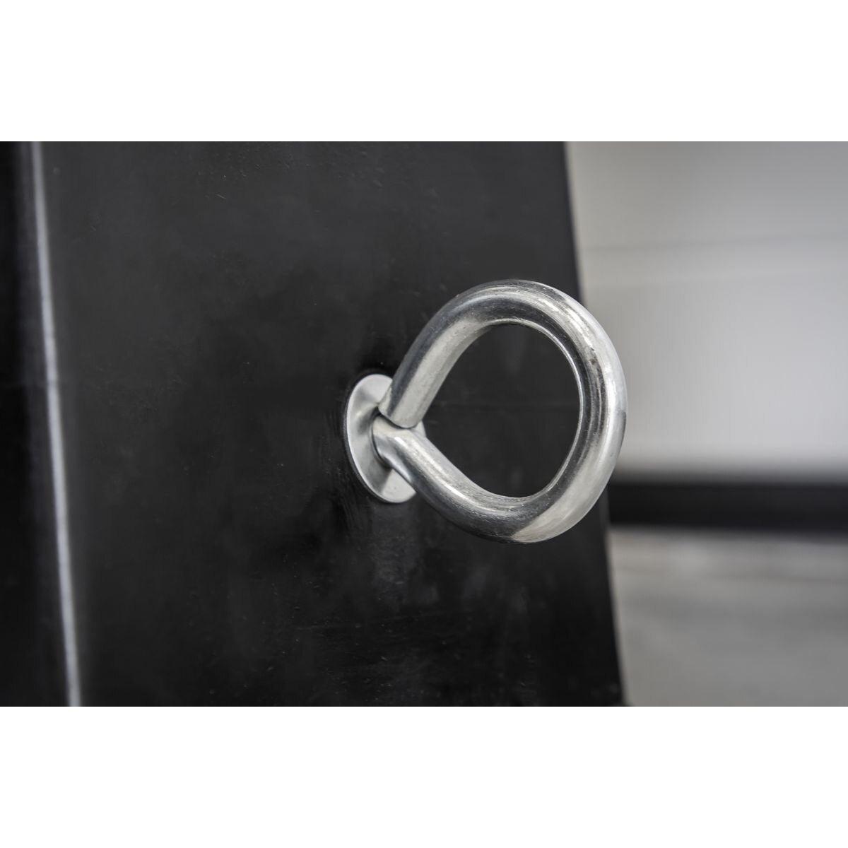 Sealey Heavy-Duty Rubber Wheel Chock - Single - Image 5