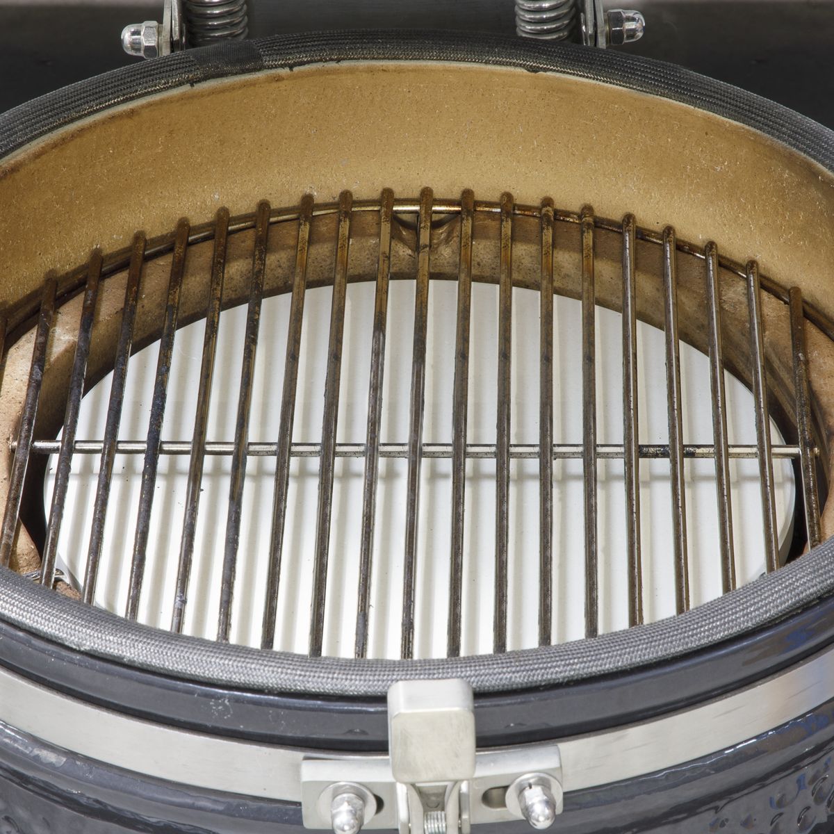 Dellonda Heat Deflector/Pizza Stone for Kamado BBQs 10.5"(26.5cm) - Image 3