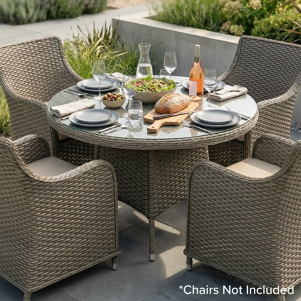 Dellonda Chester Rattan Wicker Round Outdoor Dining Table with Tempered Glass Top DG66