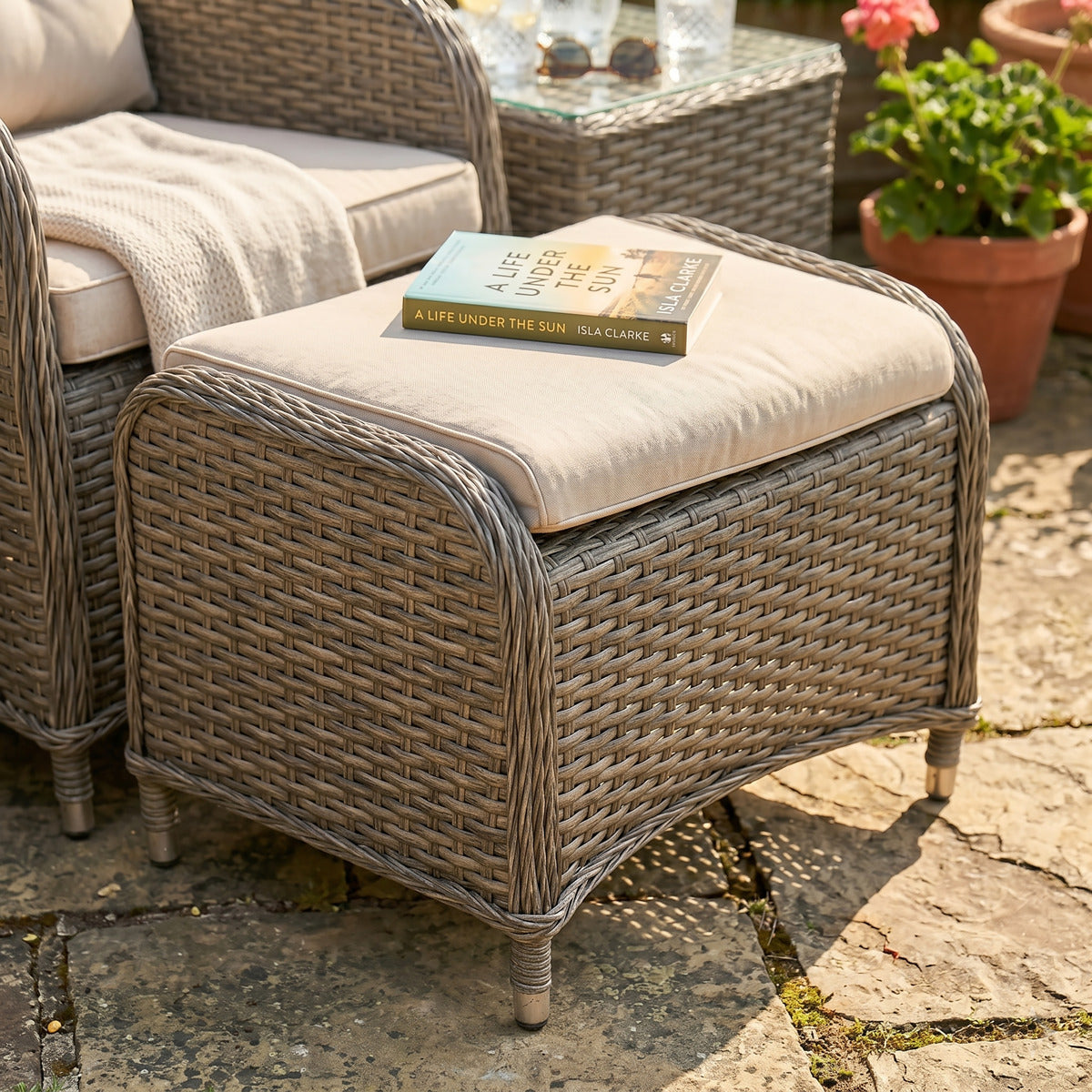 Dellonda Chester Rattan Wicker Outdoor Recliner Loungers & Table Set 5pc DG68