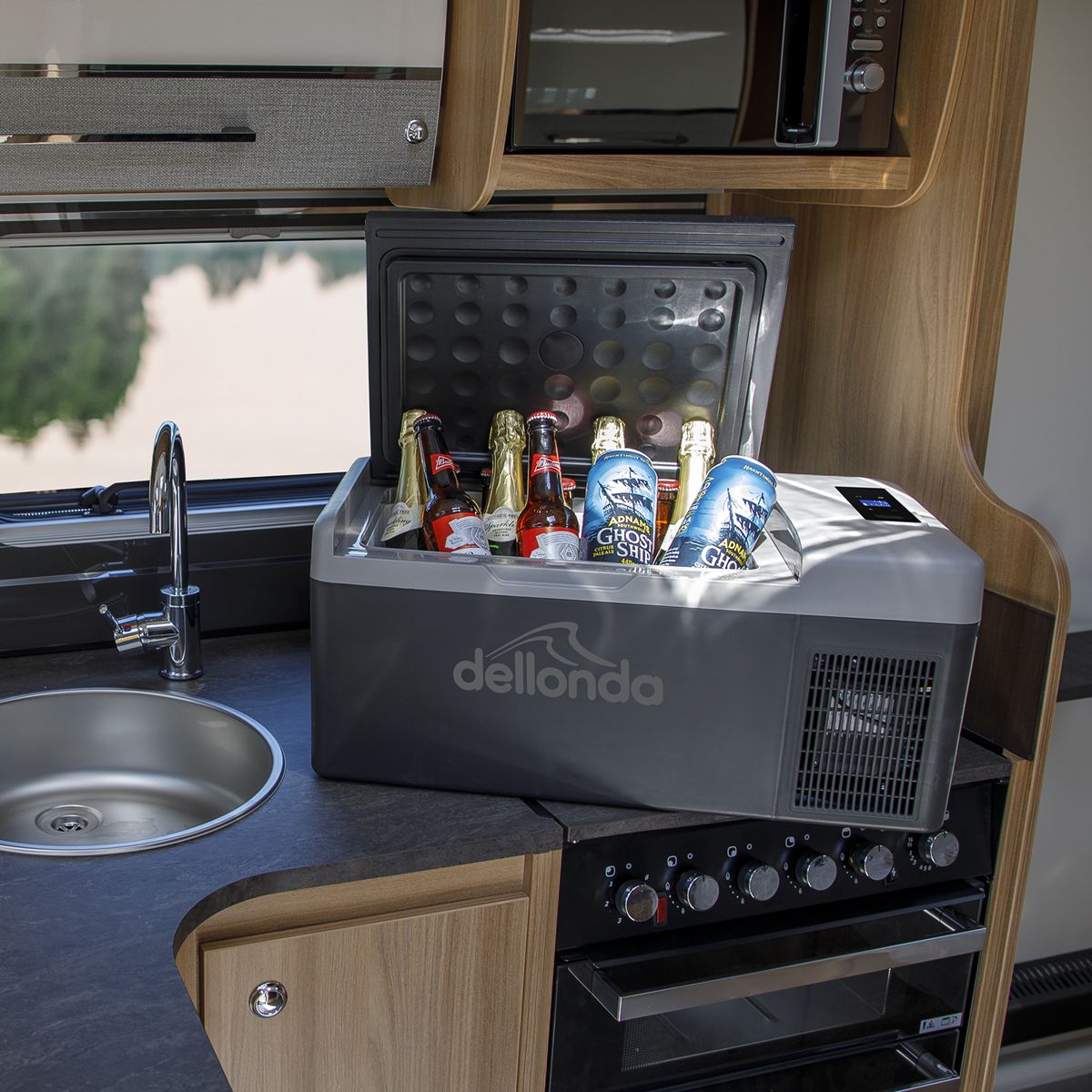 Dellonda Portable Fridge Freezer/Cool Box with LED Display 15L - Image 7