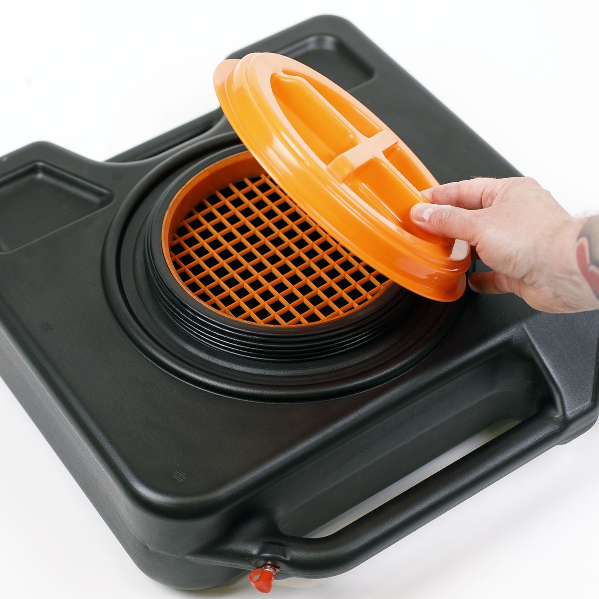 Sealey Oil/Fluid Drain & Recycling Container with Wheels 15L - Image 2