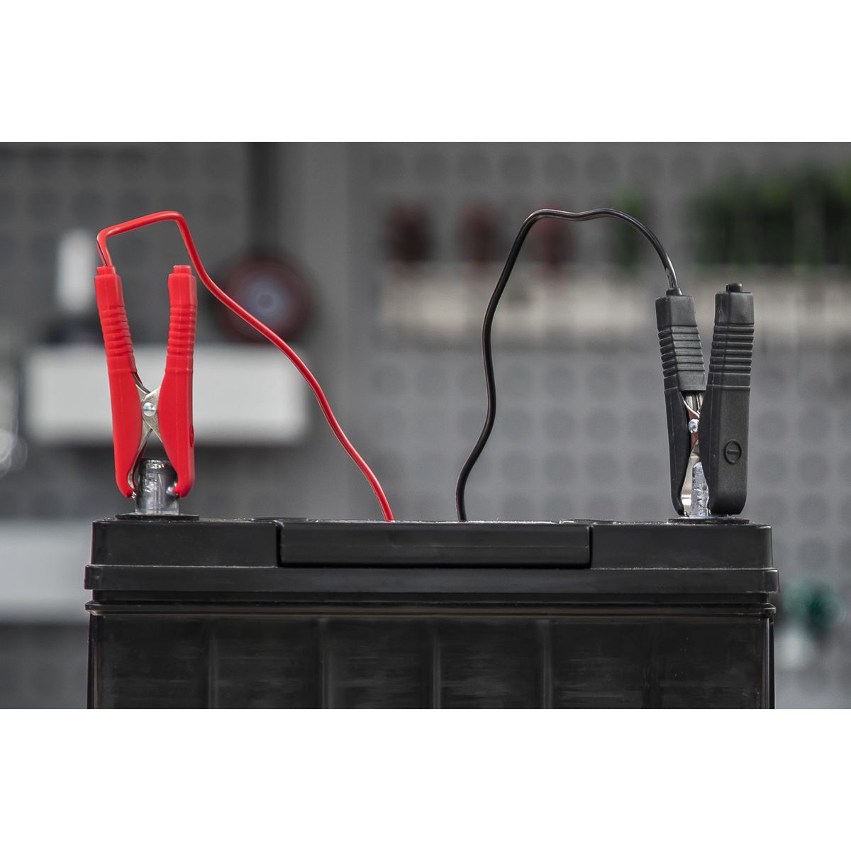 Sealey 6/12V Battery Charger 8A 230V - Image 7