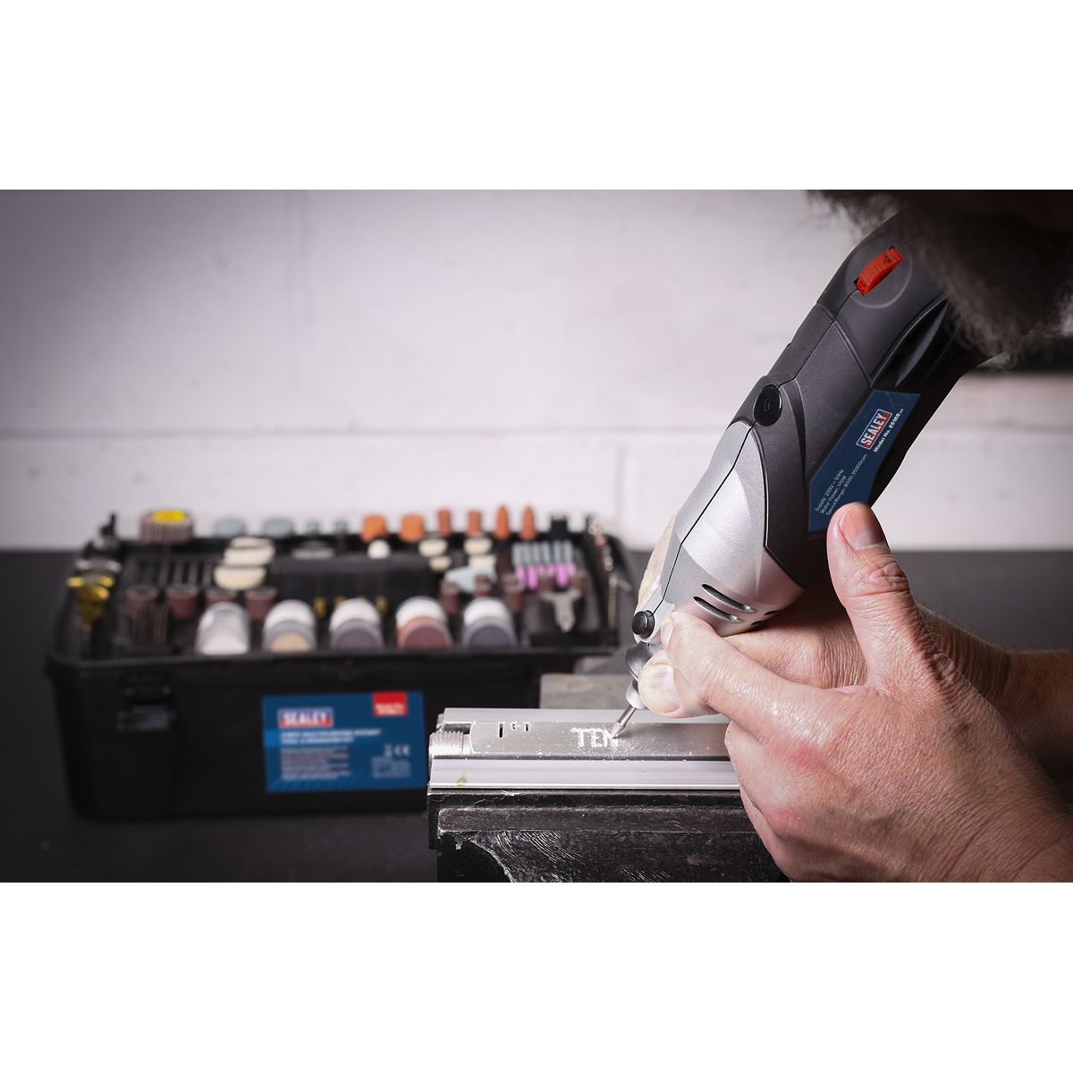 Sealey Multipurpose Rotary Tool & Engraver Kit 230V 219pc - Image 4