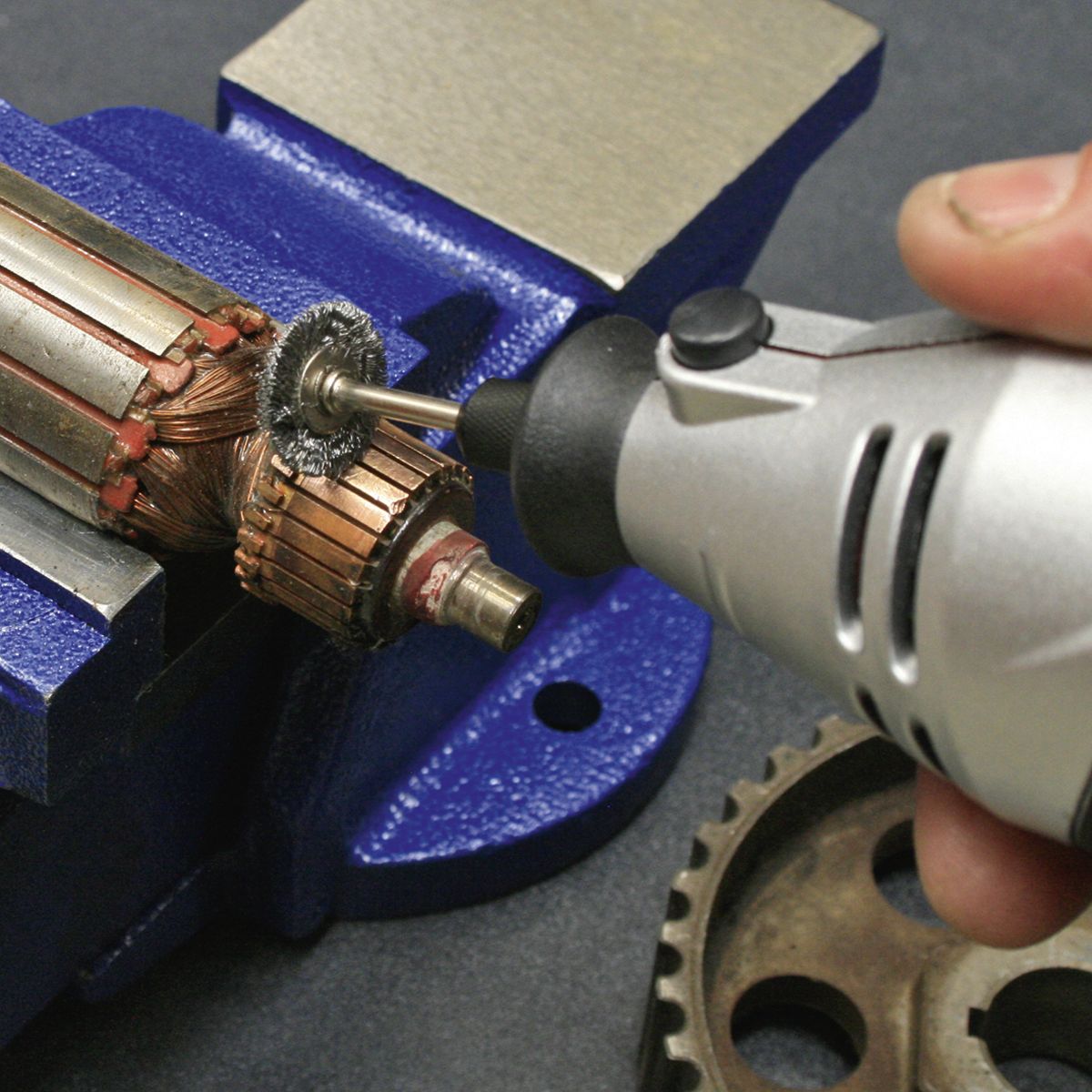 Sealey Multipurpose Rotary Tool & Engraver Kit 230V 219pc - Image 5