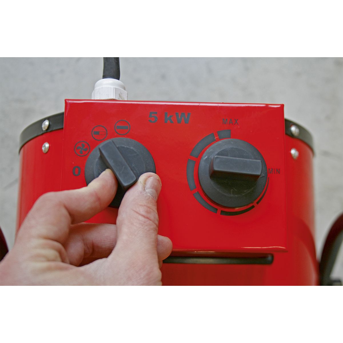 Sealey Industrial Fan Heater 5kW 415V, 3ph - Image 3