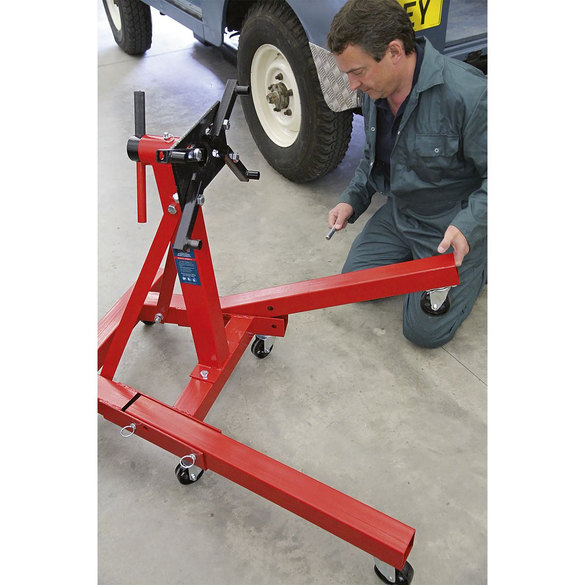 Sealey Folding Engine Stand 900kg - Image 4