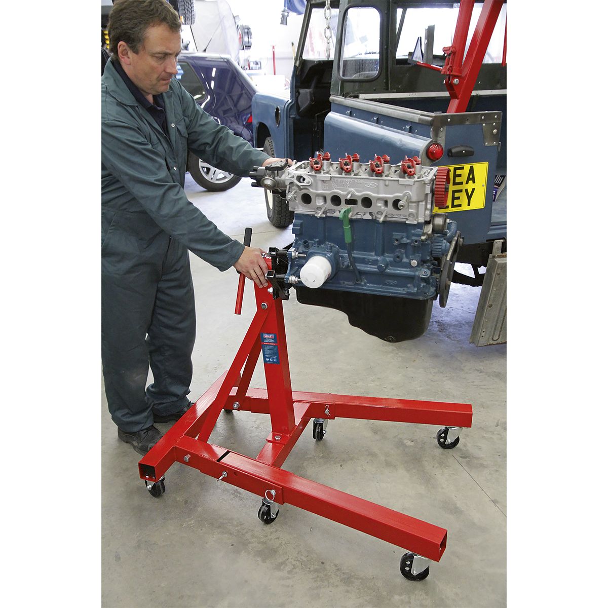 Sealey Folding Engine Stand 900kg - Image 5