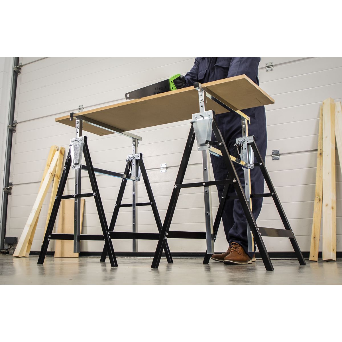 Sealey Fold Down Telescopic Trestle 200kg Capacity - Image 4