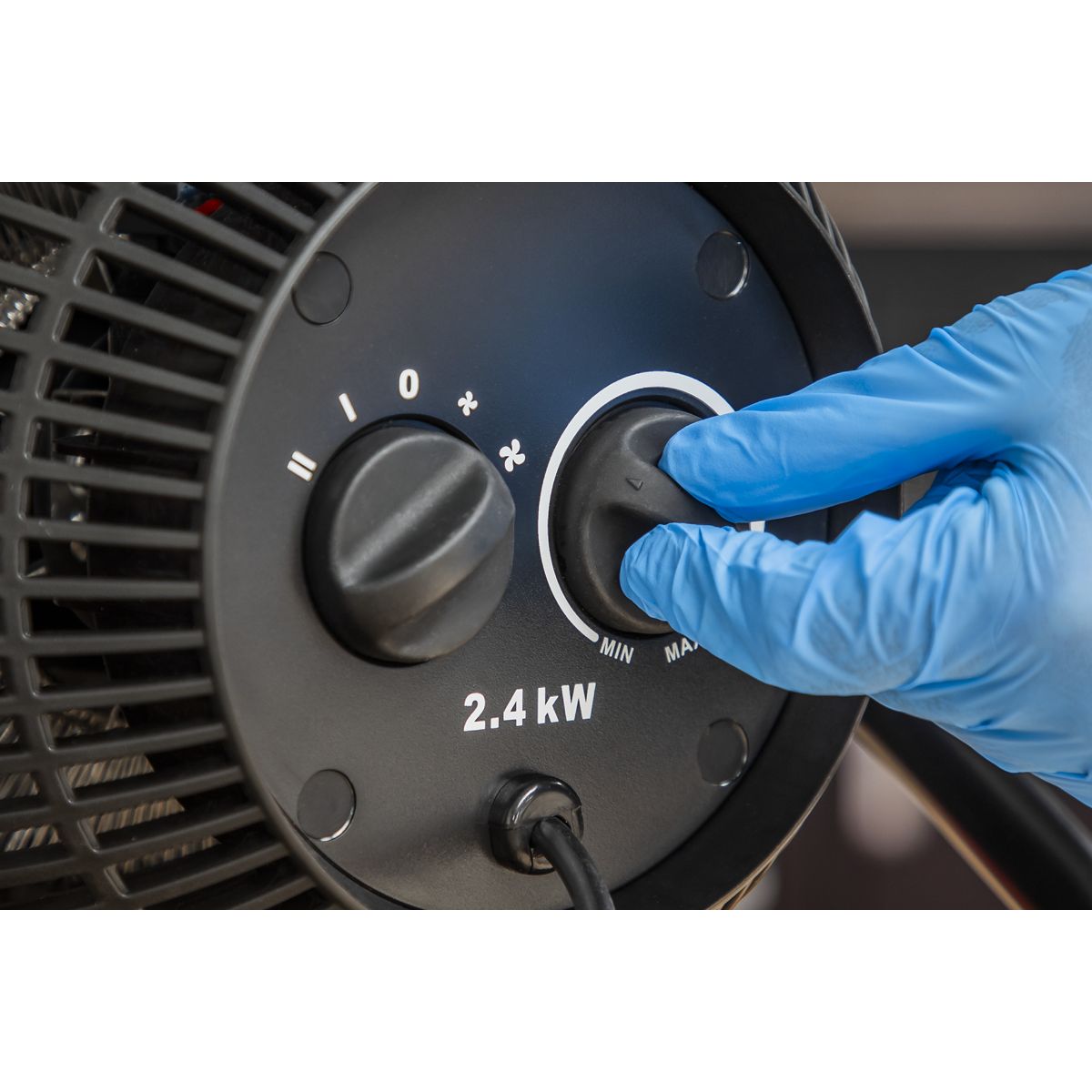 Sealey Industrial Fan Heater 2400W - Image 5