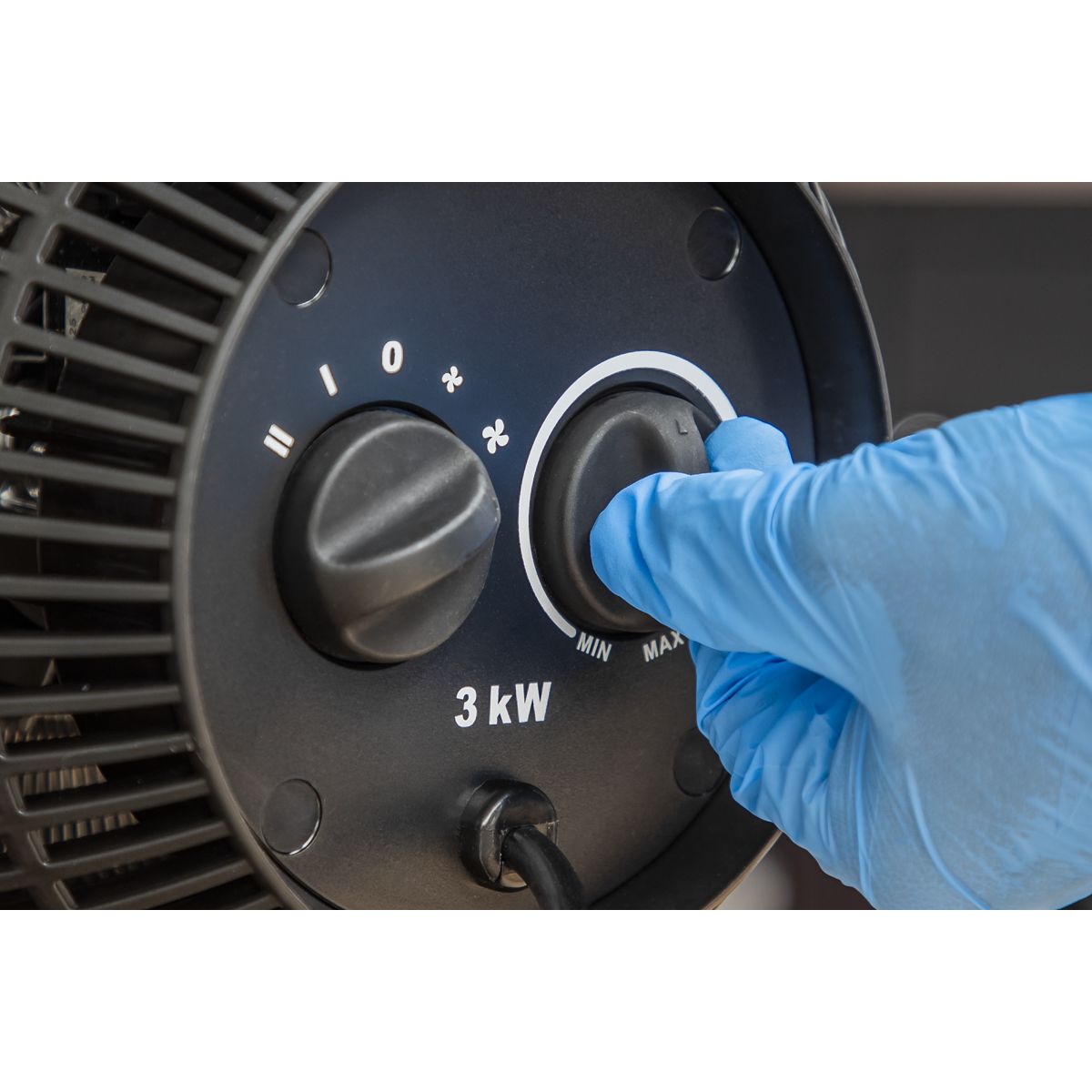 Sealey Industrial Fan Heater 3000W - Image 4