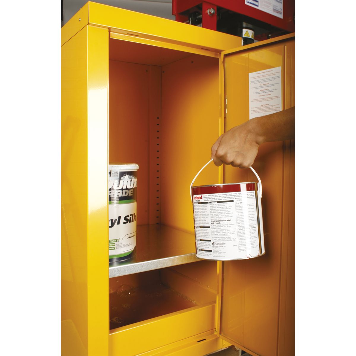 Sealey Hazardous Substance Cabinet 460 x 460 x 900mm - Image 2