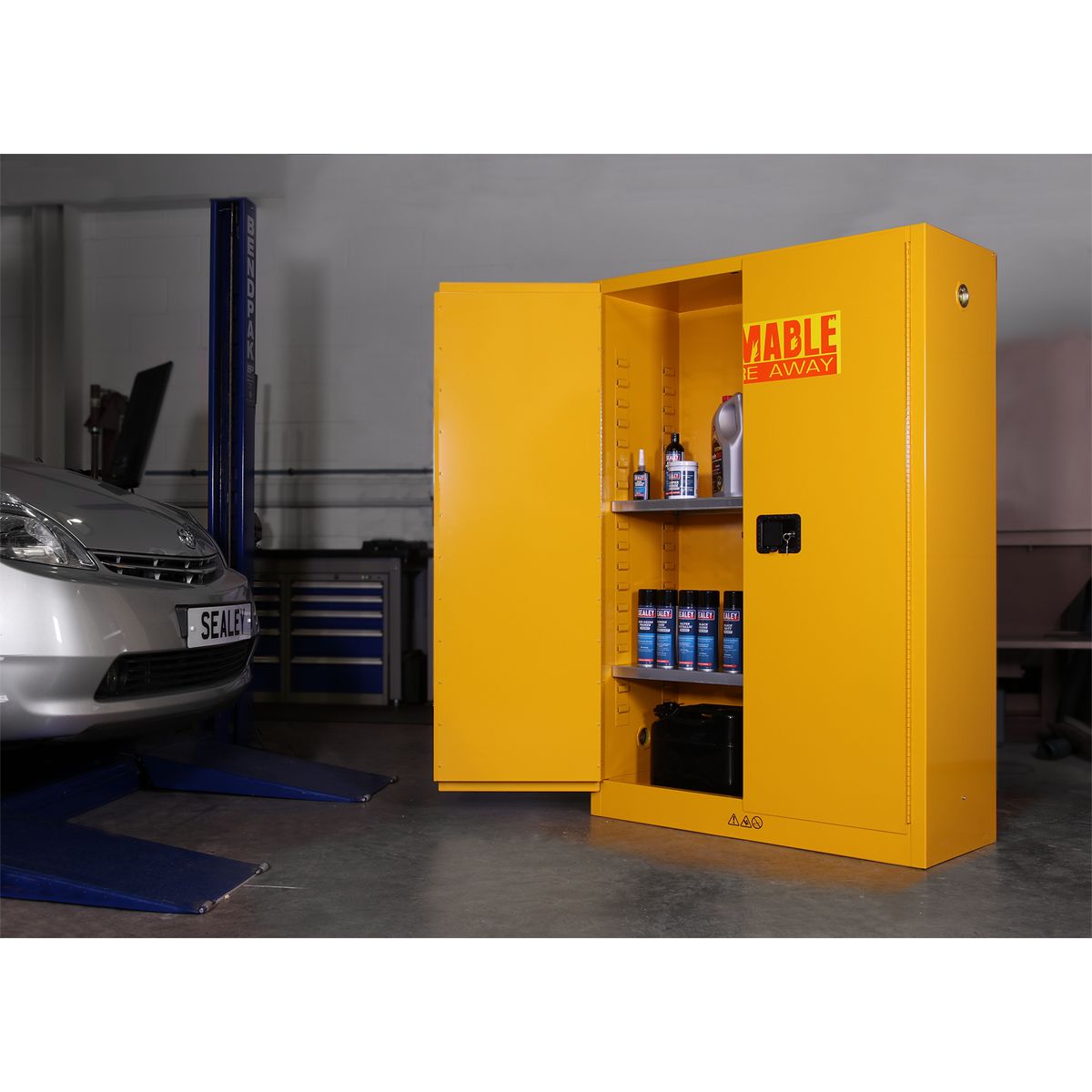 Sealey Flammables Storage Cabinet 1095 x 460 x 1655mm - Image 6