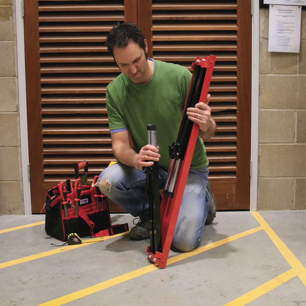 Sealey Fold Down Trestle with Adjustable Legs - Pair - Image 4