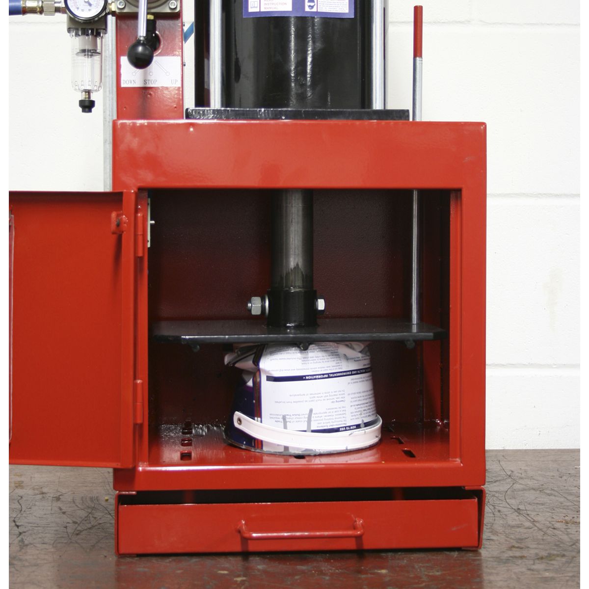 Sealey Pneumatic Paint Can Crusher 2.2 Tonne - Image 6