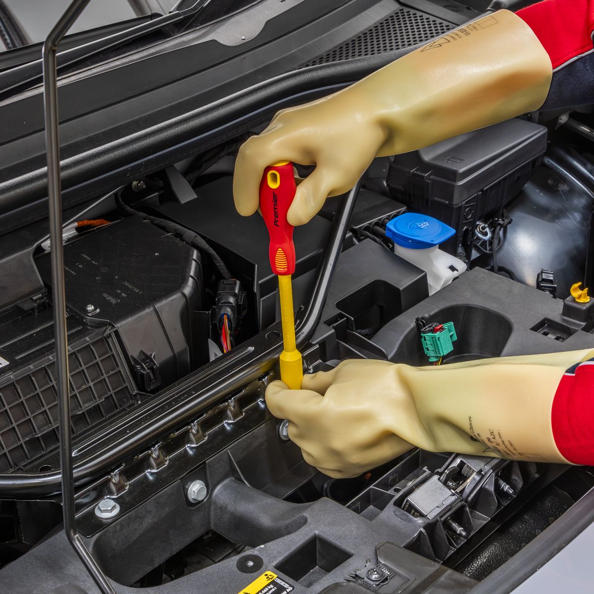 Sealey Electrician's Safety Gloves 1kV - Pair - Image 4