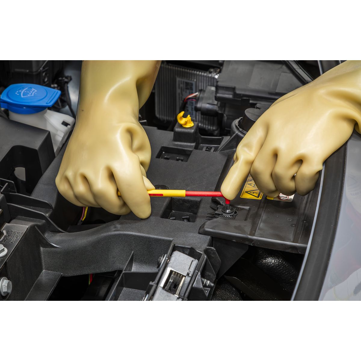 Sealey Electrician's Safety Gloves 1kV - Pair - Image 5